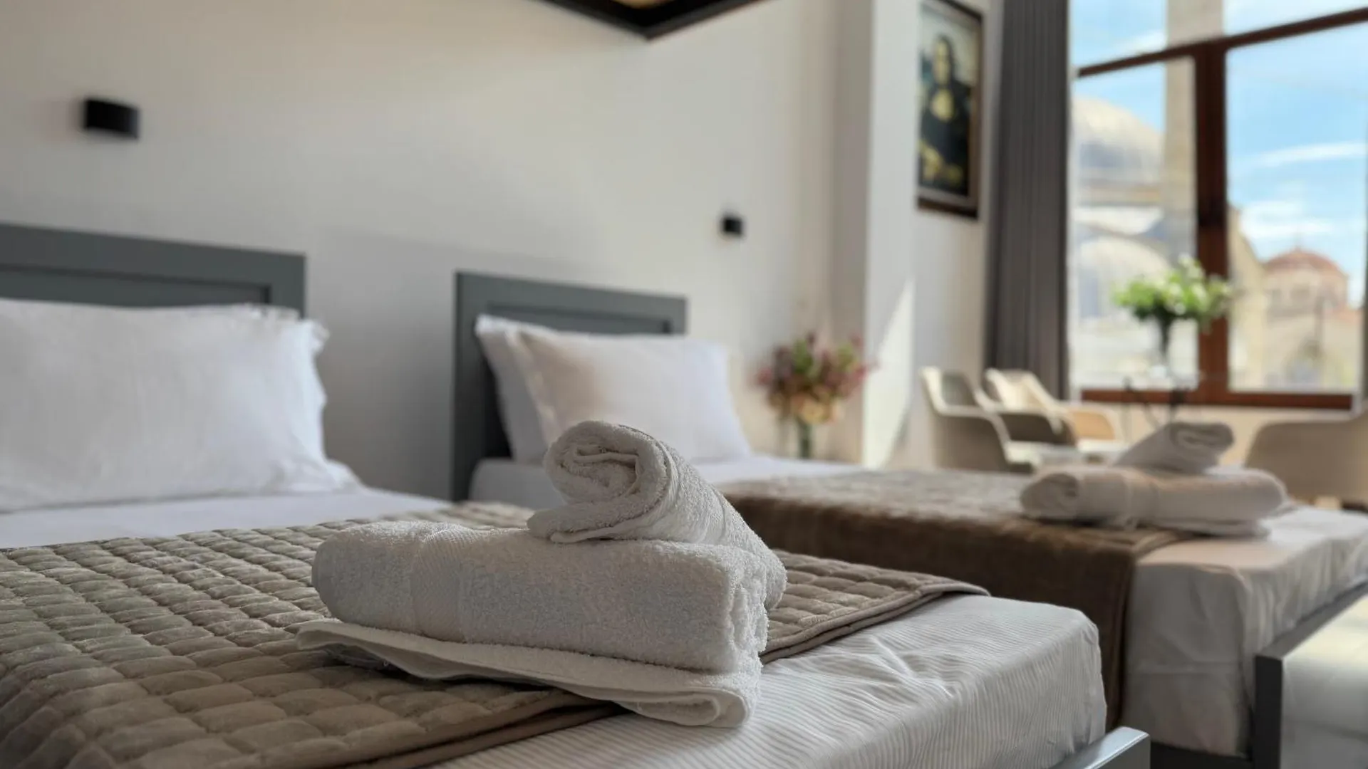 Es Duplex Rooms Μπεράτ
