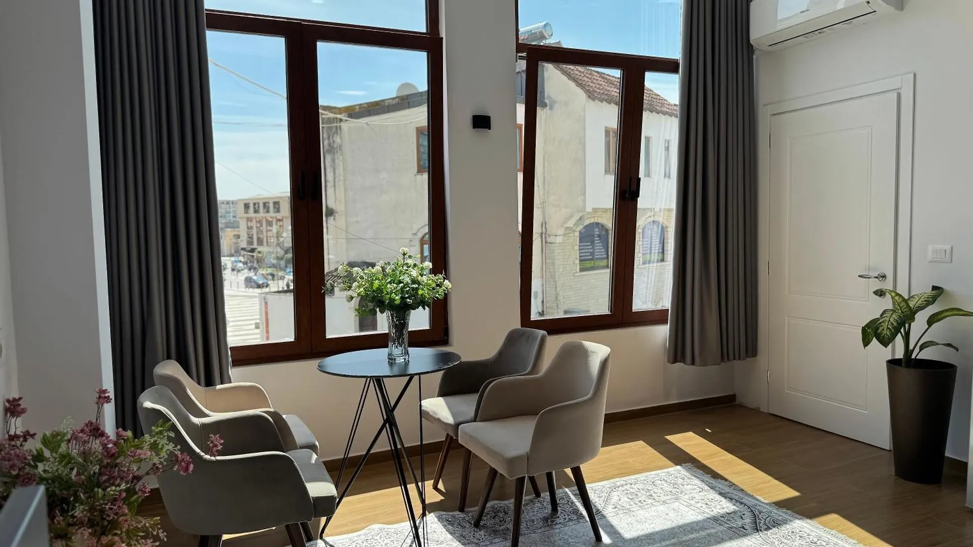 Es Duplex Rooms Μπεράτ Ξενοδοχείο